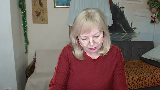 EvelynLoveShy's cam snapshot