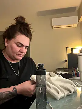 HeyBABYGIRL's cam snapshot