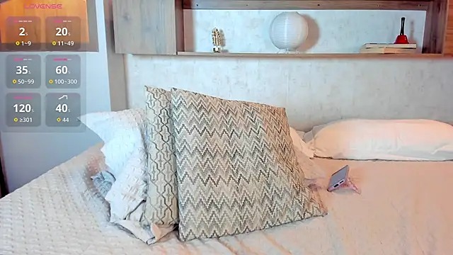 Emilly_Beaumont's cam snapshot