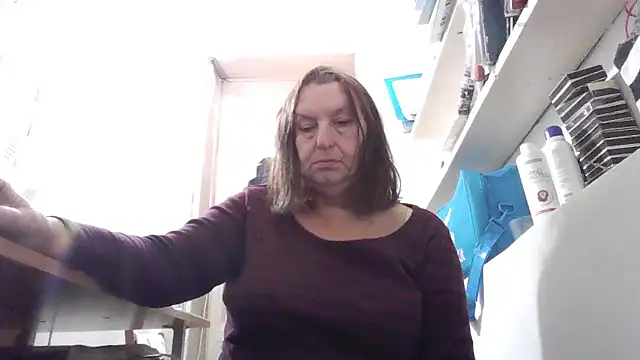 AnnaLive570's cam snapshot