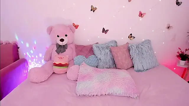 Zara_uwu_'s cam snapshot