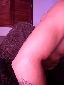 Joylopez_fit's cam snapshot