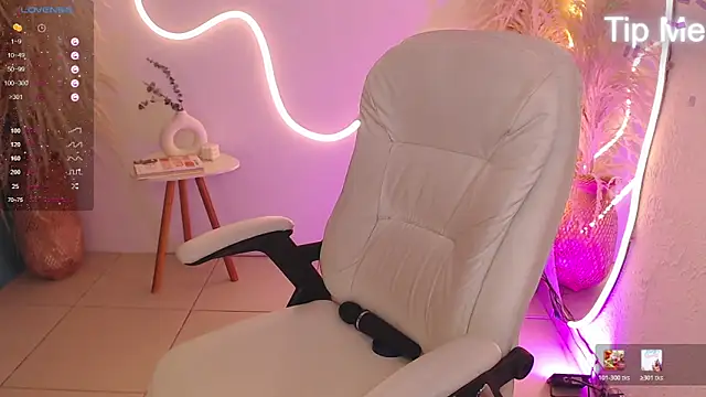 ViolettaHotLatin_'s cam snapshot