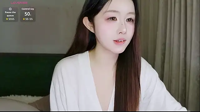 Hazel-11 live sex cam