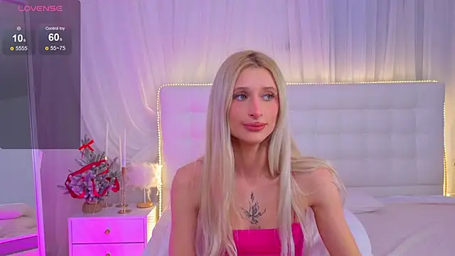 Monica_Leen's cam snapshot