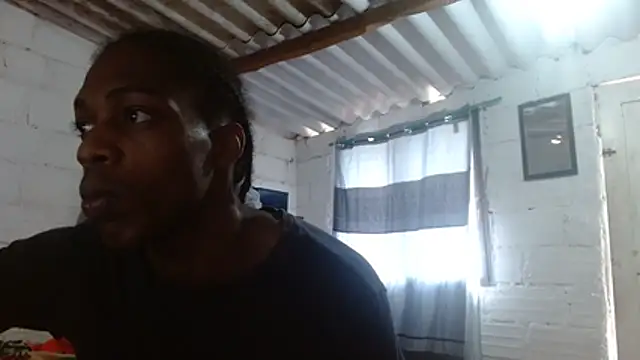 Larry-n-clouds live sex cam