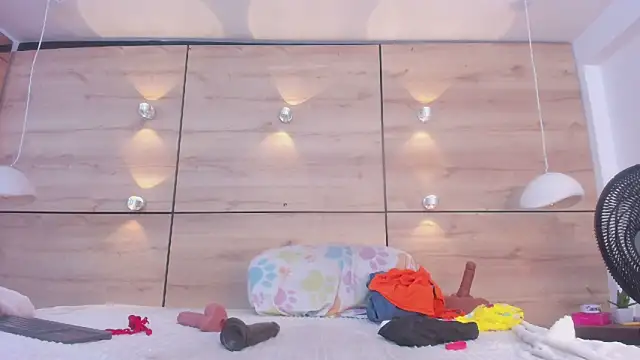 martina_touss's cam snapshot