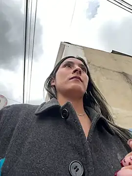 Cami_Leon2's cam snapshot