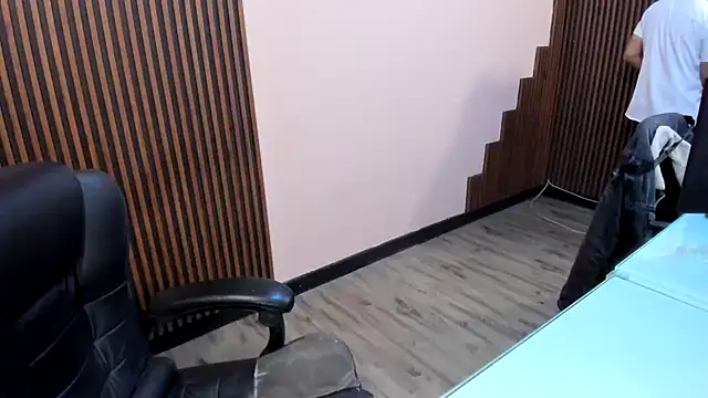 desk_desire's cam snapshot