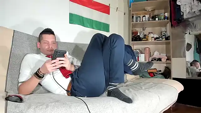 viraglaci18@xh's cam snapshot