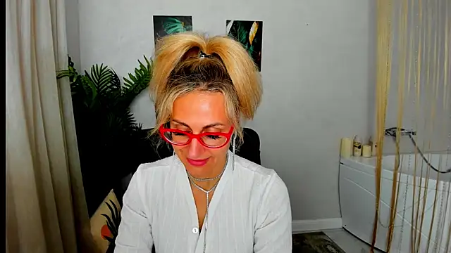 MuseOfStage's cam snapshot