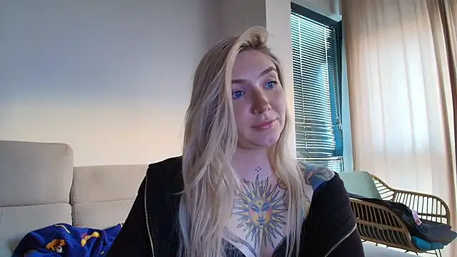 tattoobbgirl's cam snapshot