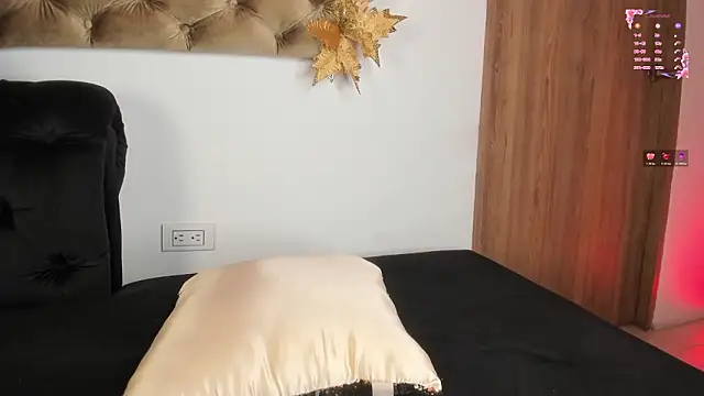 AmelyaMann's cam snapshot