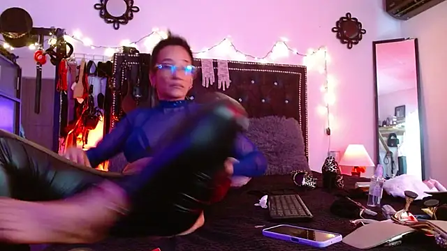 AmelieMartinez's cam snapshot