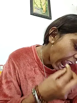 Hotty-Nidhi's cam snapshot