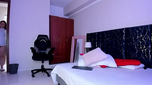 katte_landerr's cam snapshot