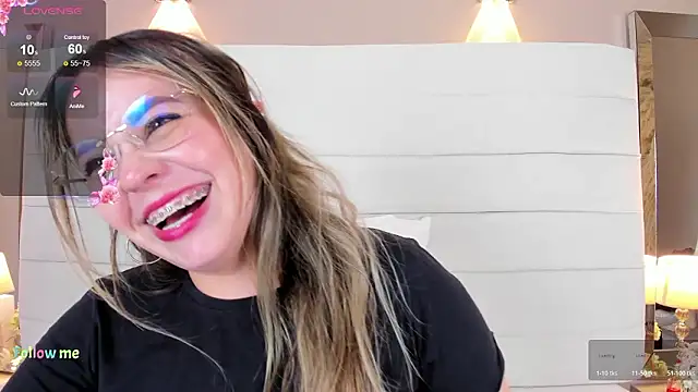 Charlotte93_'s cam snapshot