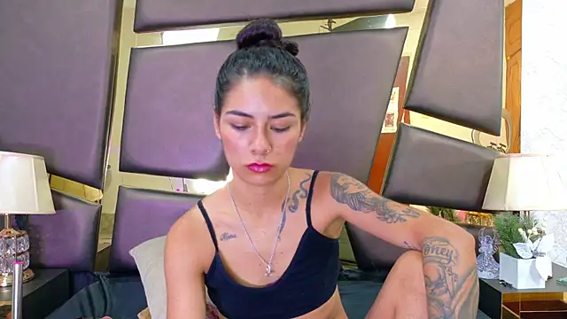 NicoleEsposito's cam snapshot