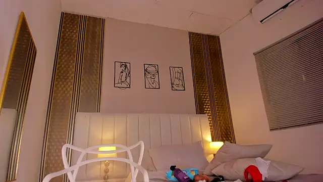 zoe_sky_'s cam snapshot