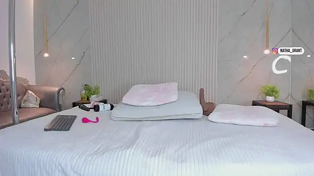 nathassa_grant's cam snapshot