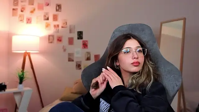 dinnerwithflowers's cam snapshot