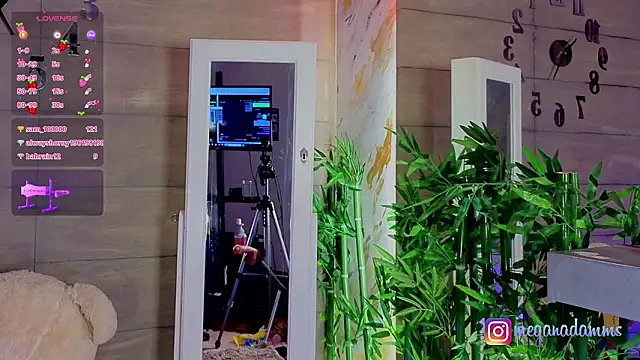 MeganAdamms live sex cam