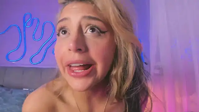 Sofly_s live sex cam