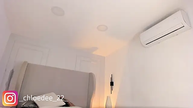 chloe_d's cam snapshot