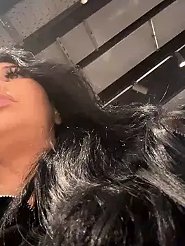 Tisha_Busty live sex cam