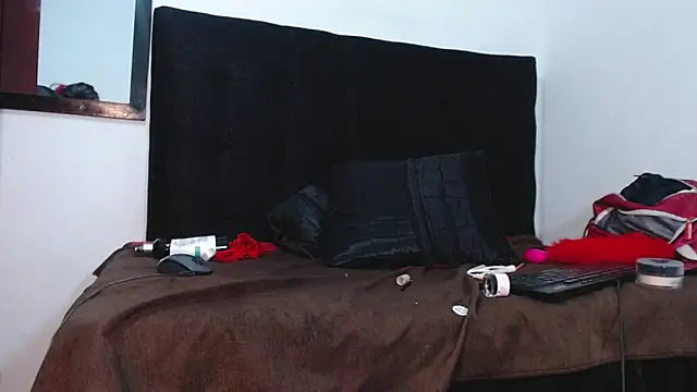 srta_luciana live sex cam