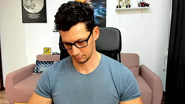 BrutusK08's cam snapshot