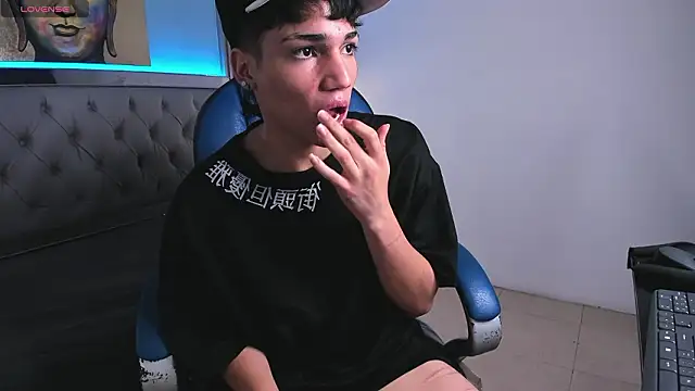 SamBlack_'s cam snapshot