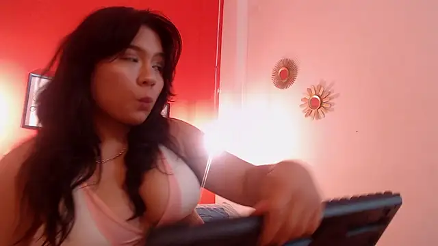 MaddyOwens_5's cam snapshot