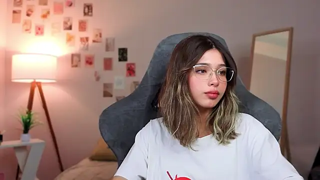 dinnerwithflowers's cam snapshot