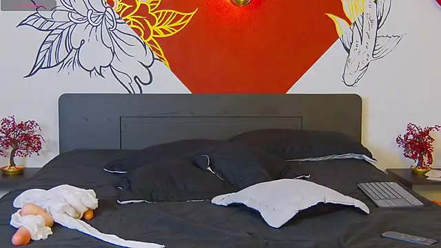 Maylu_Fox's cam snapshot