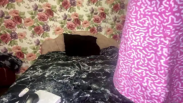 ElizabethKolm's cam snapshot