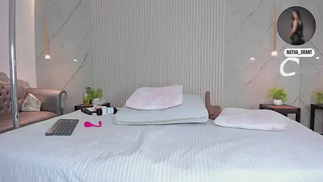 nathassa_grant's cam snapshot