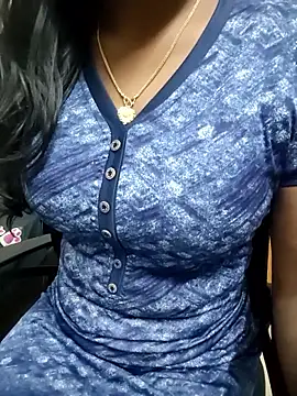 Tamilmallu-duskygirl03's cam snapshot