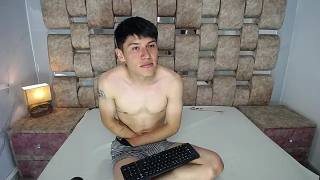 LucyyLeo live sex cam