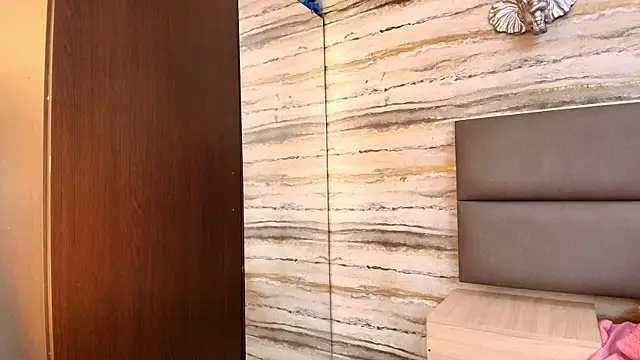 Little_Mayy's cam snapshot