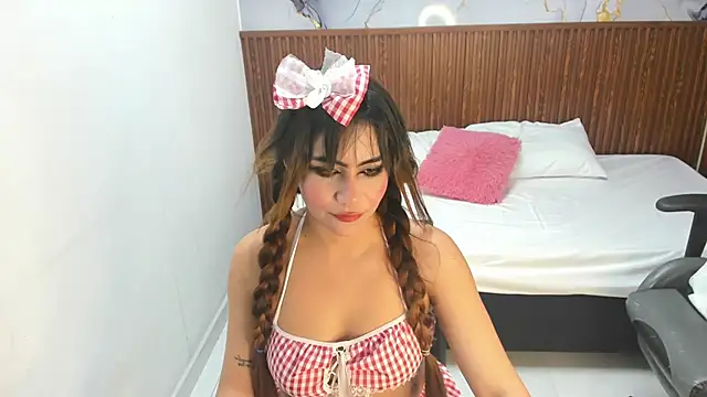 Holly_22's cam snapshot