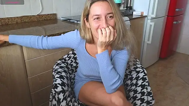 Lunamix's cam snapshot