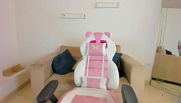 april_smiith's cam snapshot