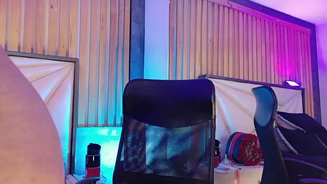 LilyyBigAss's cam snapshot