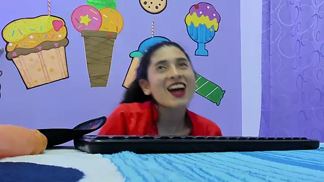 skinnykalitzo18's cam snapshot