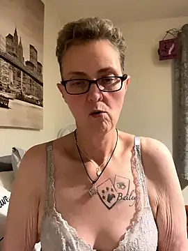 Curvy-Jinx's cam snapshot