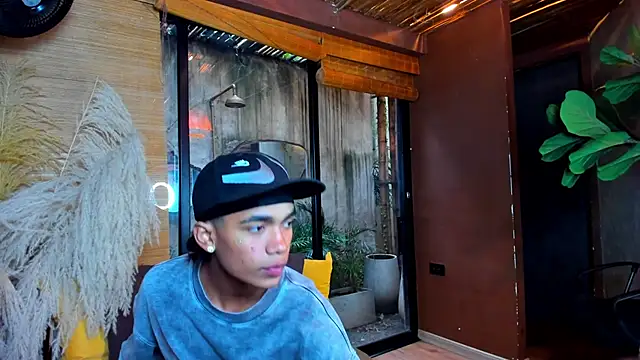 AlanCutee's cam snapshot