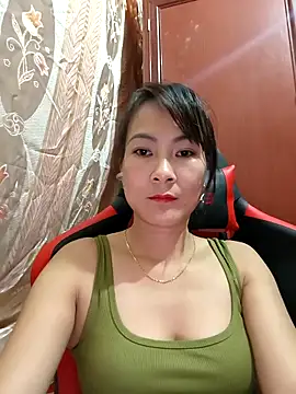 Yumyum_kiw live sex cam
