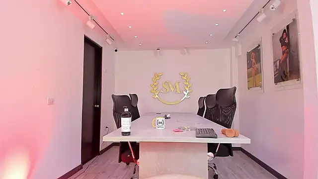 NairobiLee live sex cam