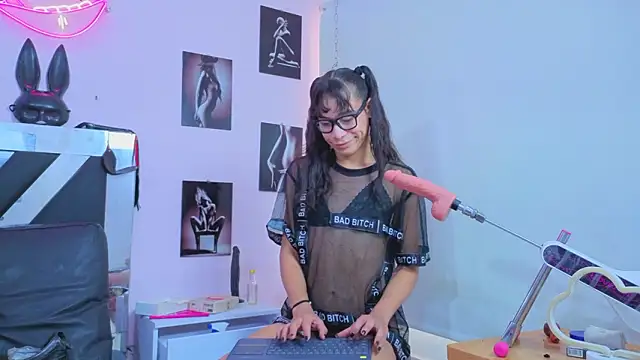 karla_slut_dirty live sex cam